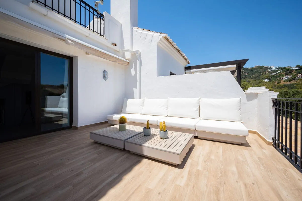 8b89c99d-5db2-47fd-a332-c73ab0480a48