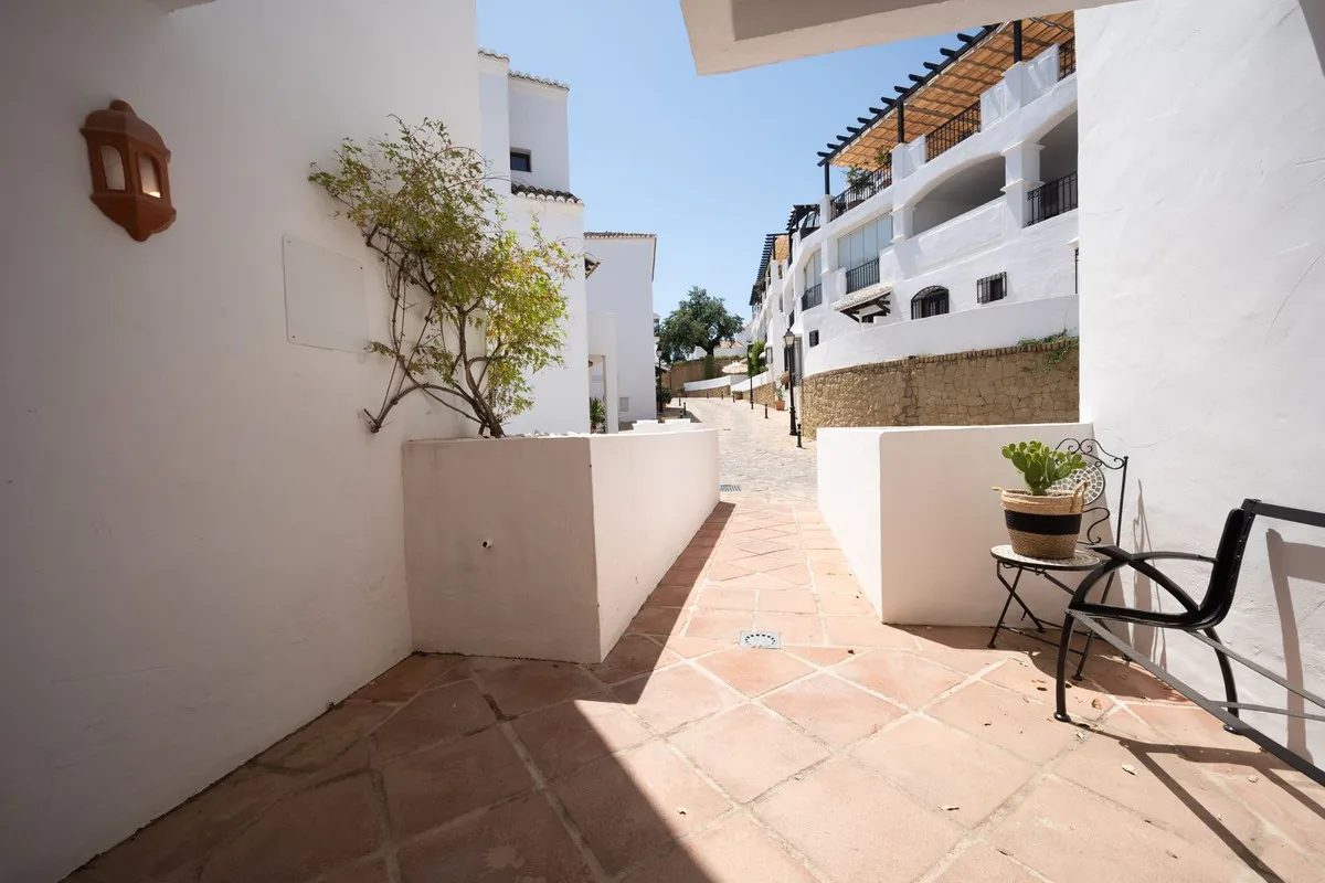 8e93d710-d7e9-4e09-b40d-42d73cc3ba55