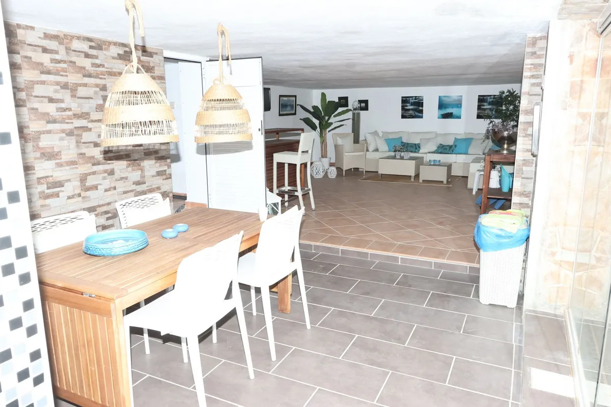 b02cf7d7-0f9e-428c-ab13-85051d79cc92