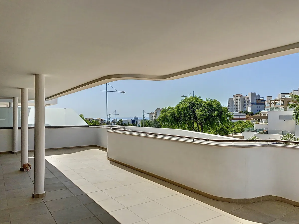 820142ad-b38c-4d24-9e00-59c61ab15e7c