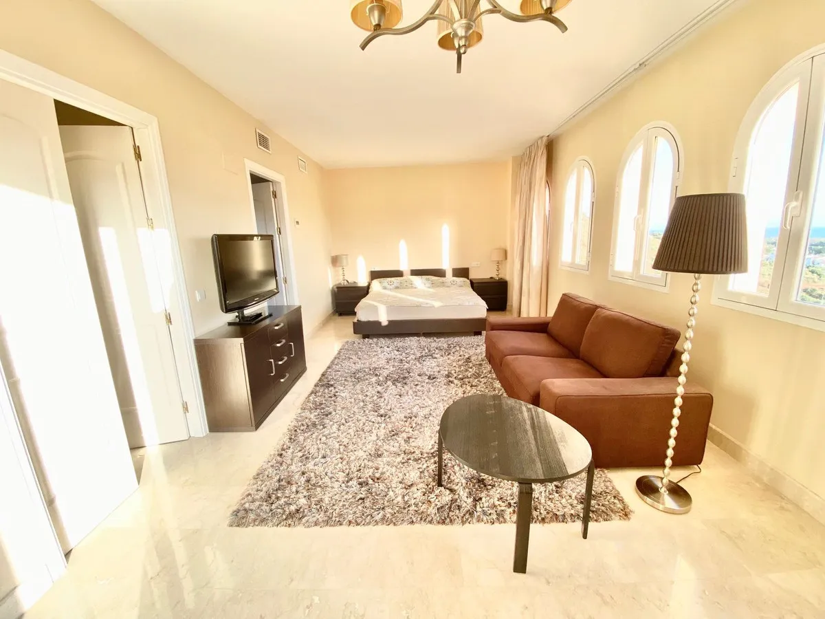 4fabef3a-e6d2-4208-9250-7a2ecea5a309