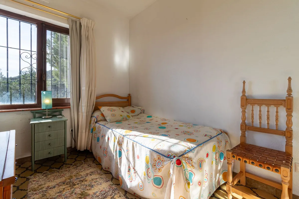 02f52235-fd7a-4306-8e3f-26645043b45f