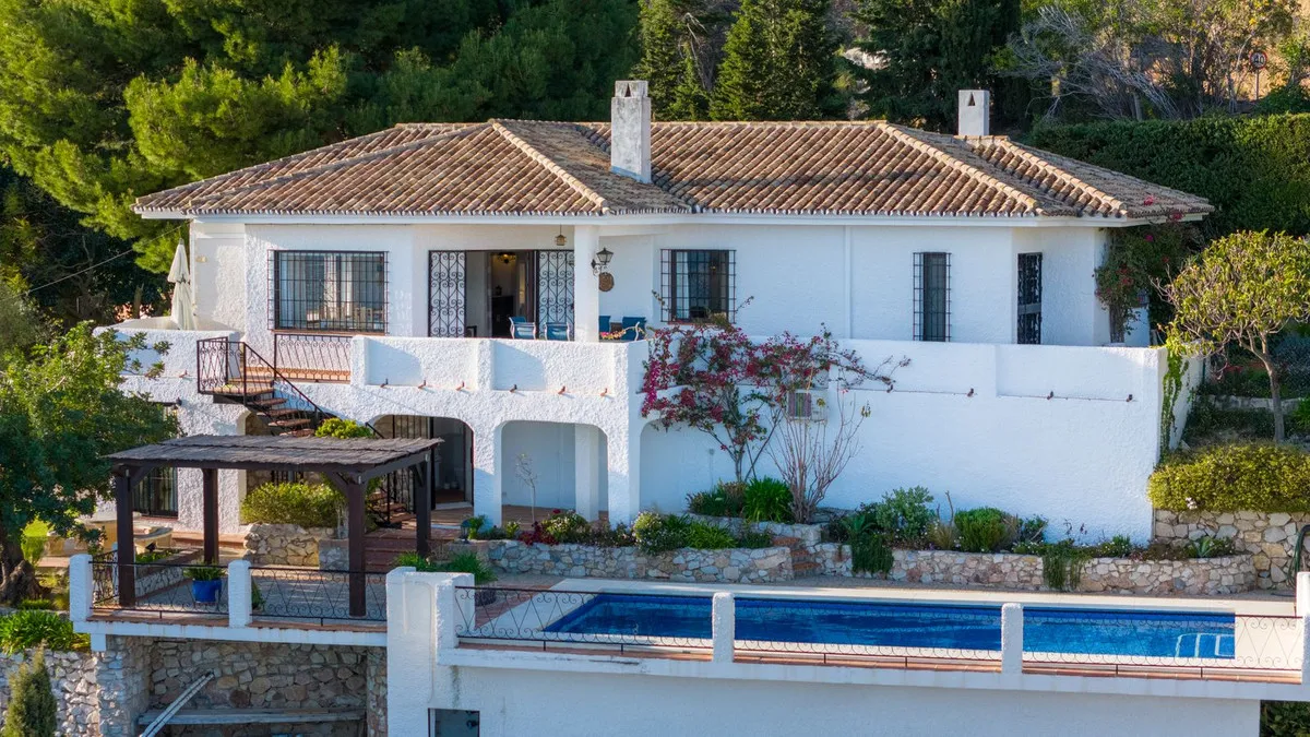 09f1d886-3d70-45bb-874f-24578d939dfe