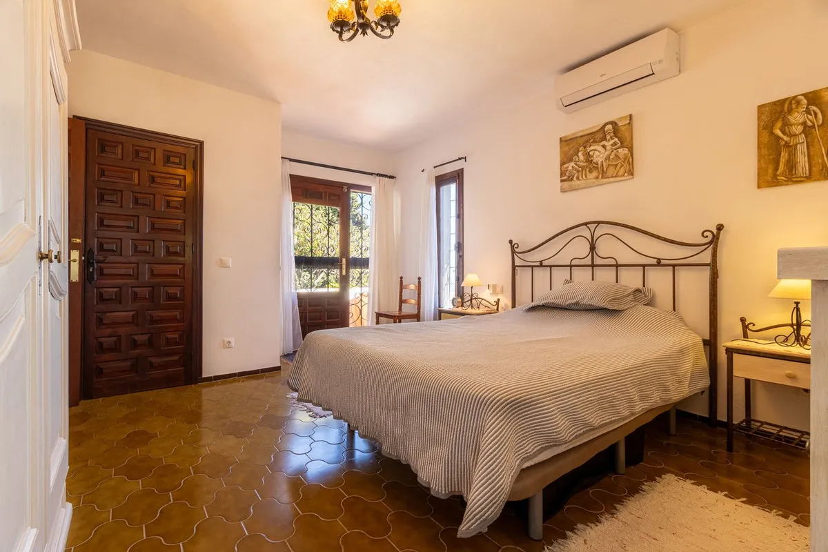 237b8e74-66af-480b-bde4-b6b813cc710a