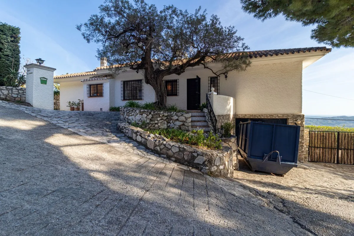 2e20755c-945b-417a-8875-7b0a1ae1f087