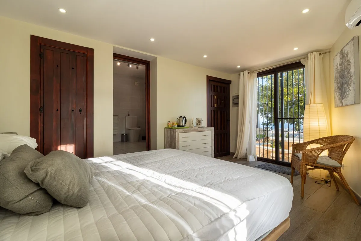 53f8f2fa-791b-45f6-835f-3b3394e13ea7