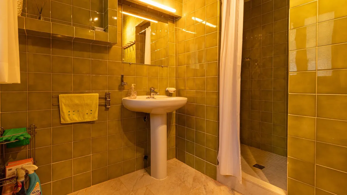 7534933c-b101-424e-884b-f679ae49e965