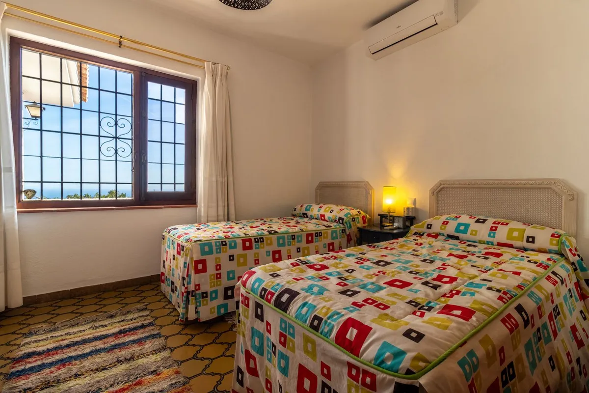 c5e91e86-2d94-4d22-a15e-0d9f5eaa3f93