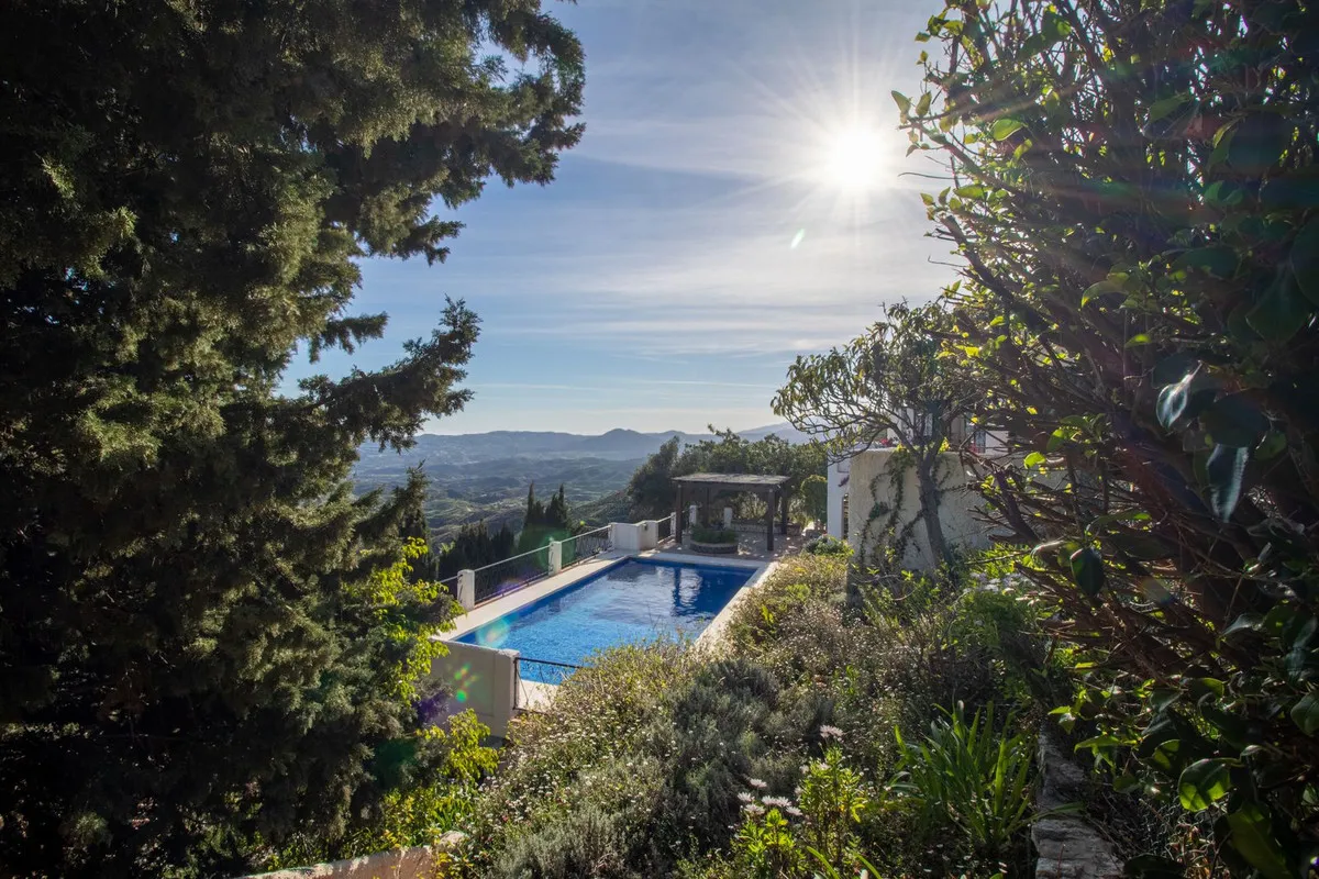 eea3f2fd-6ccc-4b4b-8097-b4eb7aeaaa86