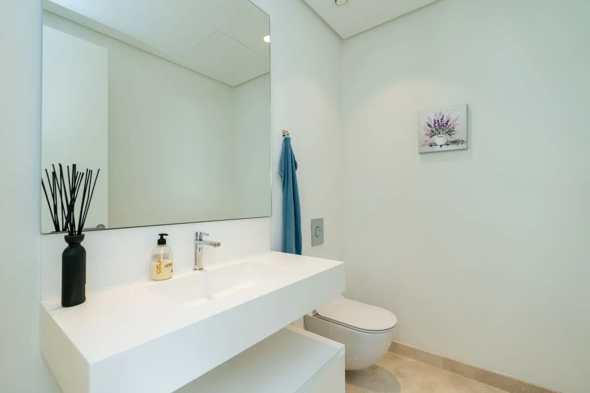 c040960b-a5da-439a-b687-bb595c26196c