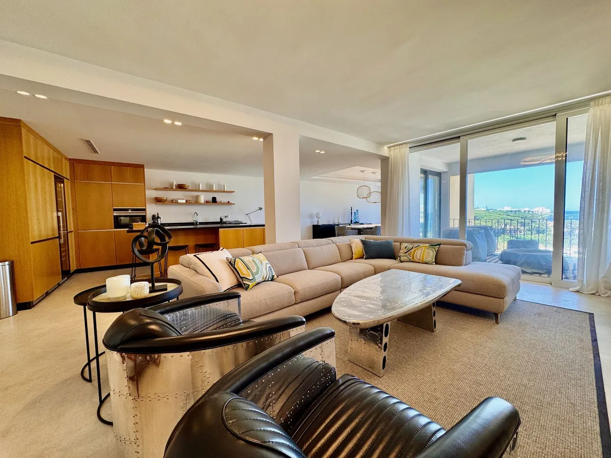 43d89de1-be5e-4fb0-913d-872b64c85423