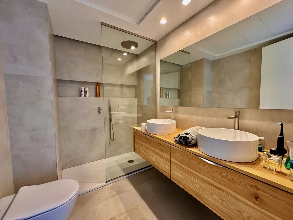 4d8f9cb0-abb4-47f6-b712-37b46f0d2fe4