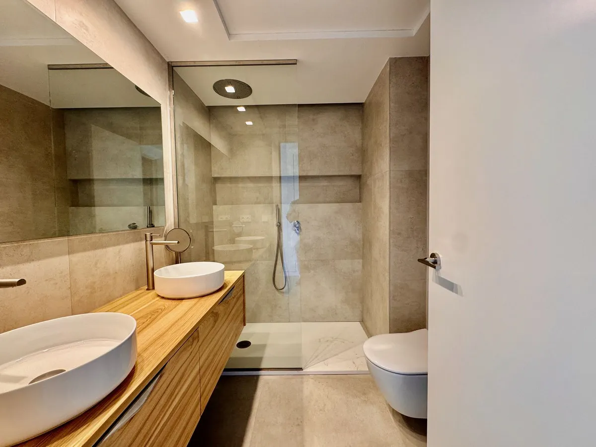 b58ea965-4d71-40e9-aea8-9614800fd21f