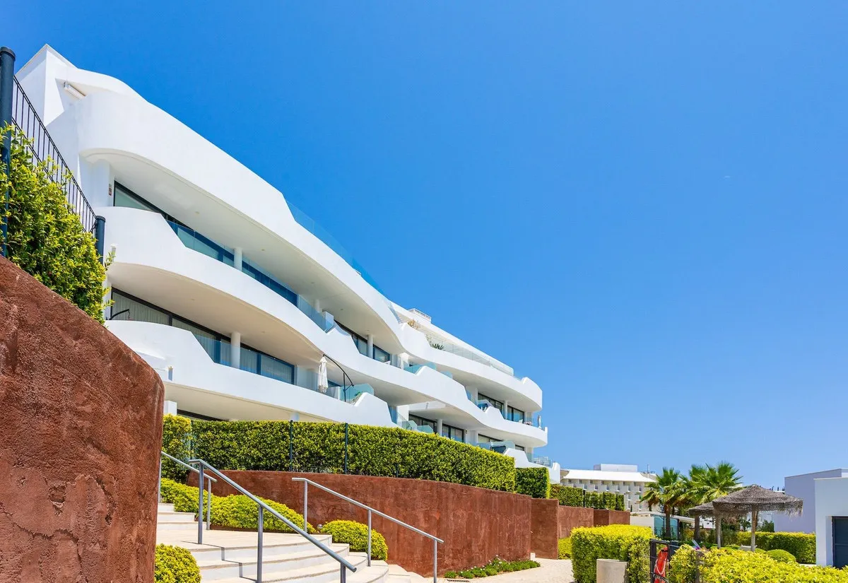 1605977a-d311-4a65-b8ce-92e69afd2bdb