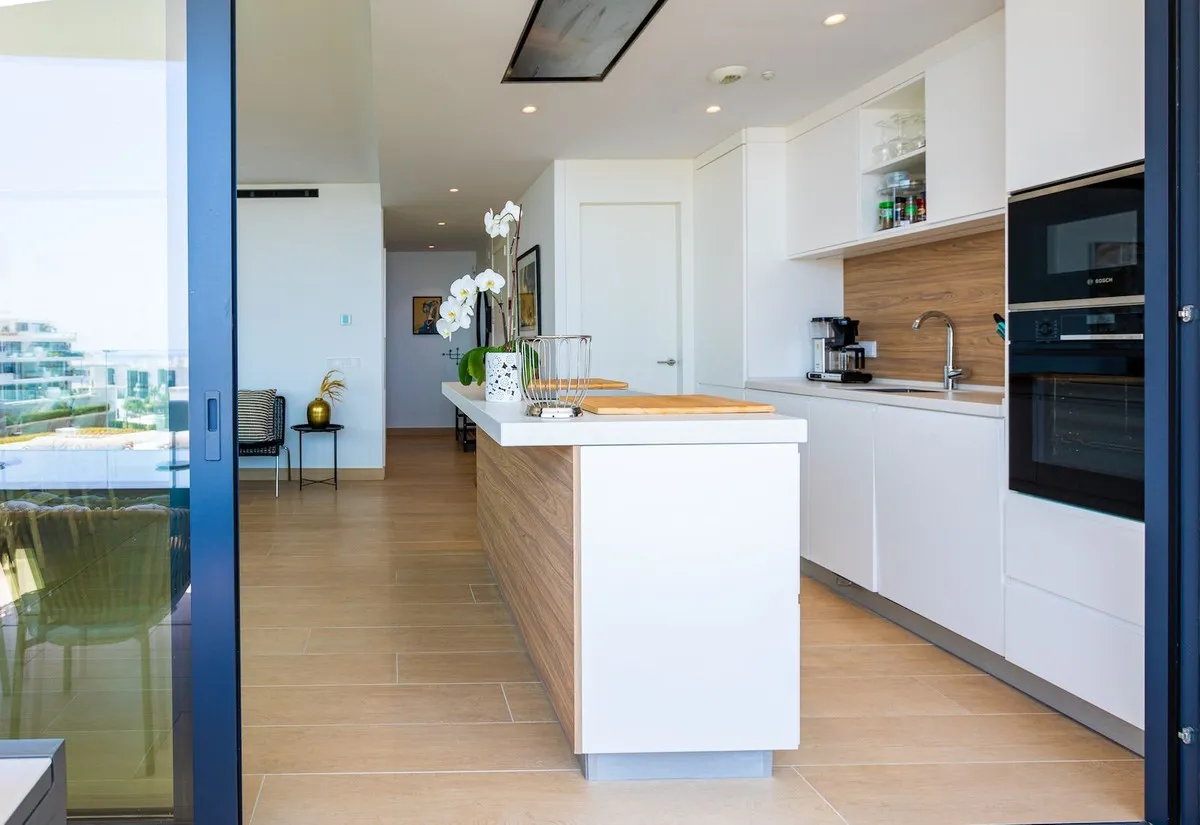 91fd5ac6-f879-4e06-8a81-dfece482829e