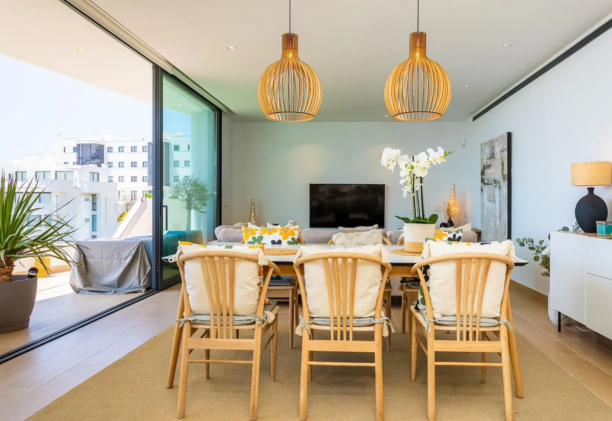 e94570fd-c9f6-430c-8203-583244f0a155