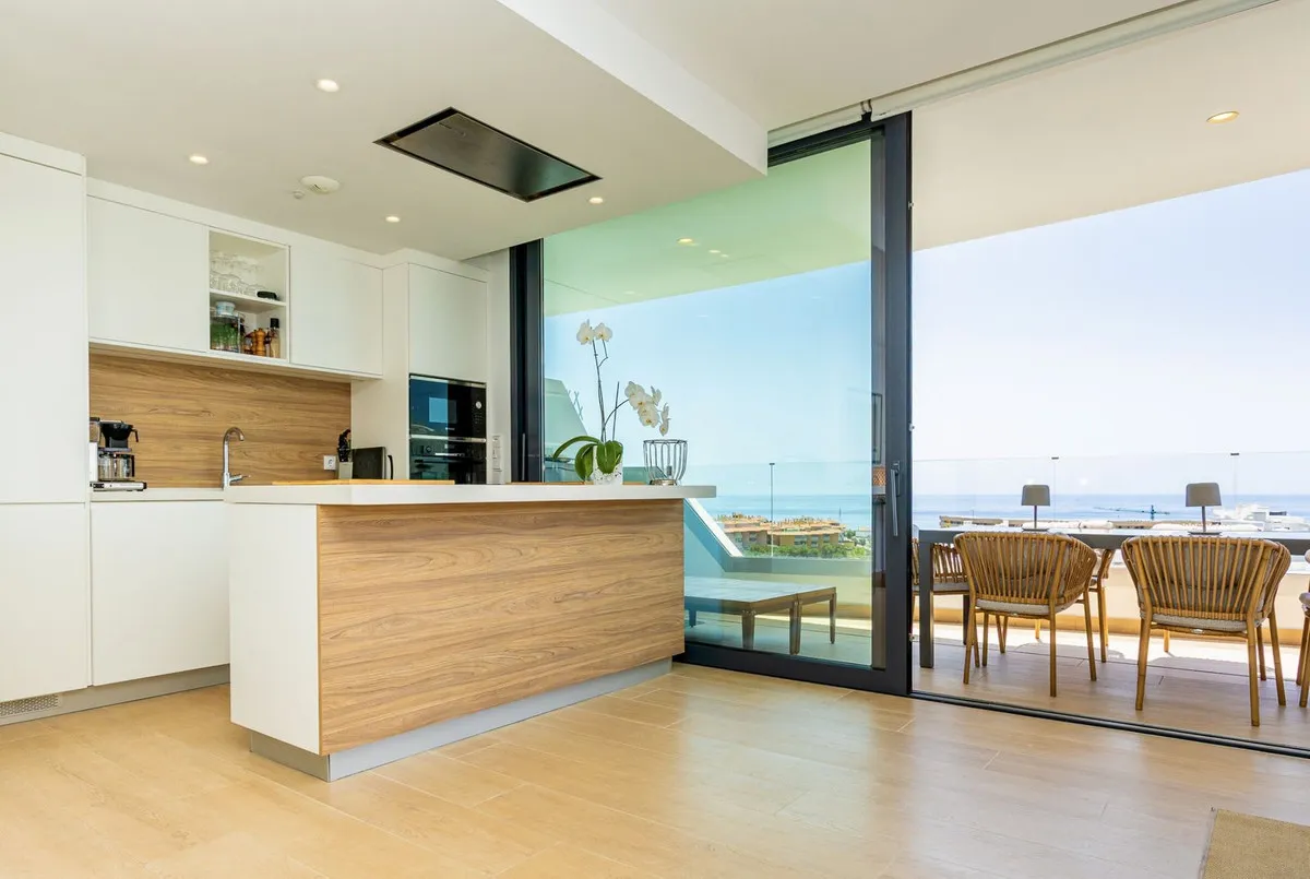 fe45db19-5b40-47be-bd9c-375d5af68369