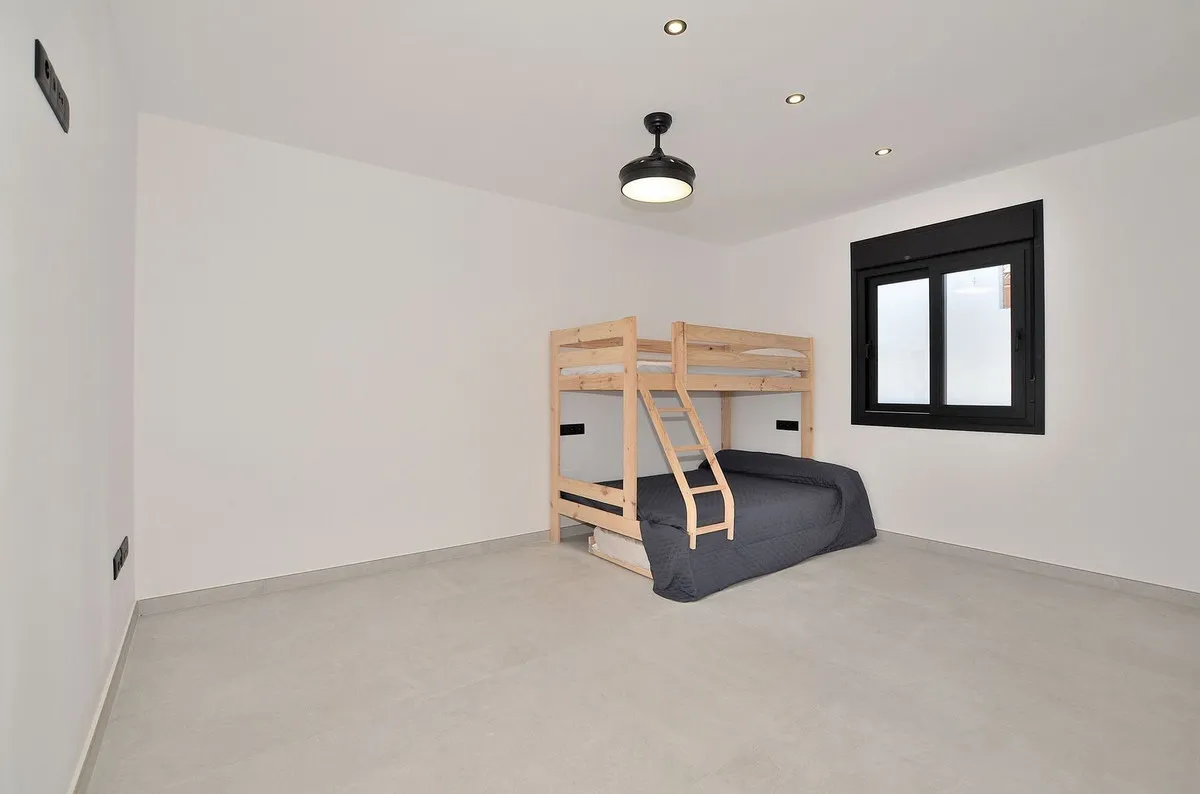 831a02a4-1e9c-41ea-954f-25a79a33c3cc