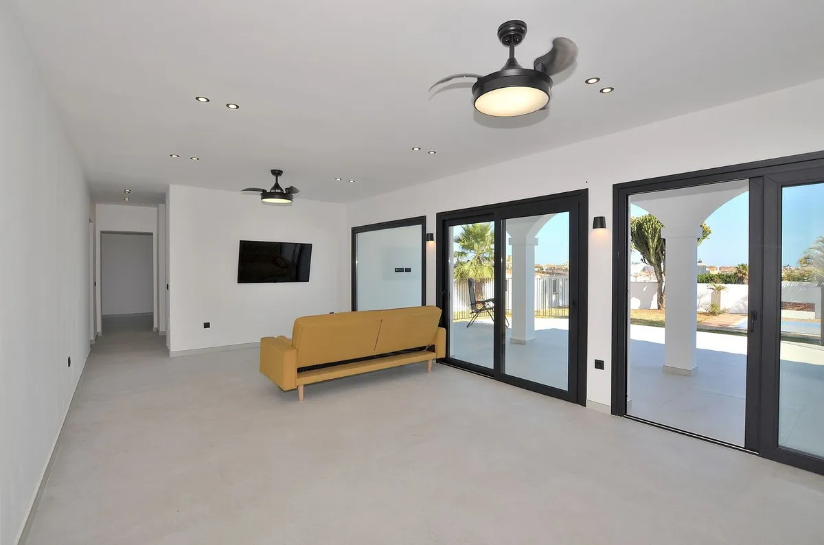 b54aafd9-6972-4ad5-9a5e-b95d9a28a250