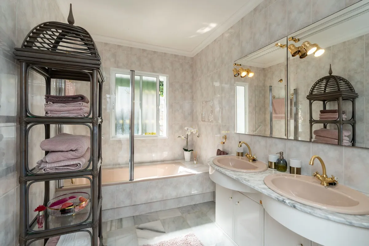 0e3c9b3d-5bbc-444b-b923-b51ba2ba1cce