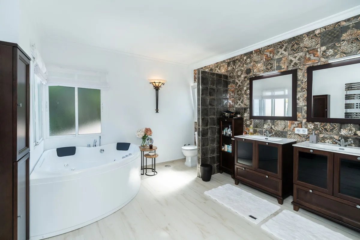 4e72d127-f1fa-4dce-be21-b70aa721385e