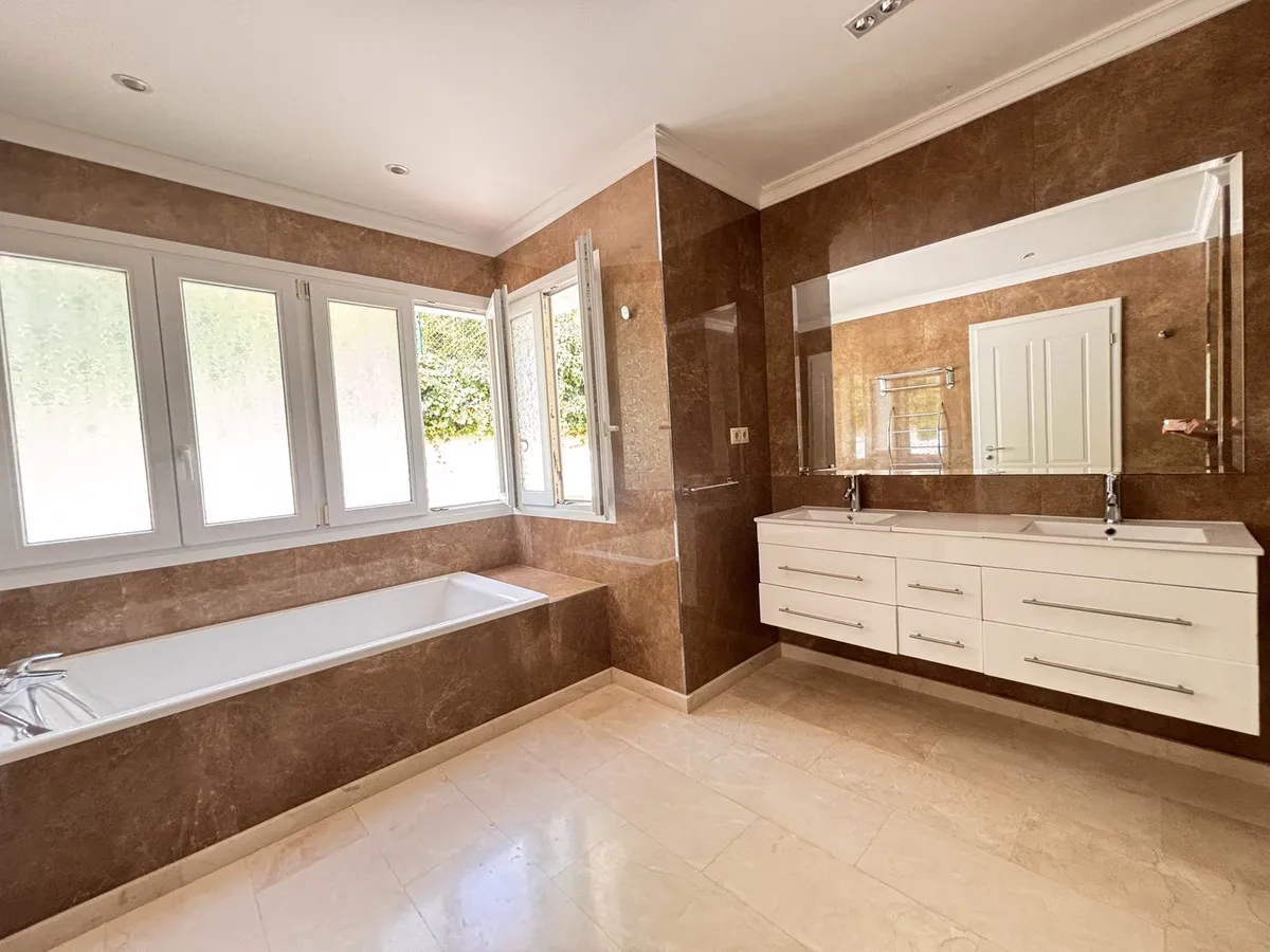 0ec921e8-96b4-46c3-8554-6b512fe1f81b