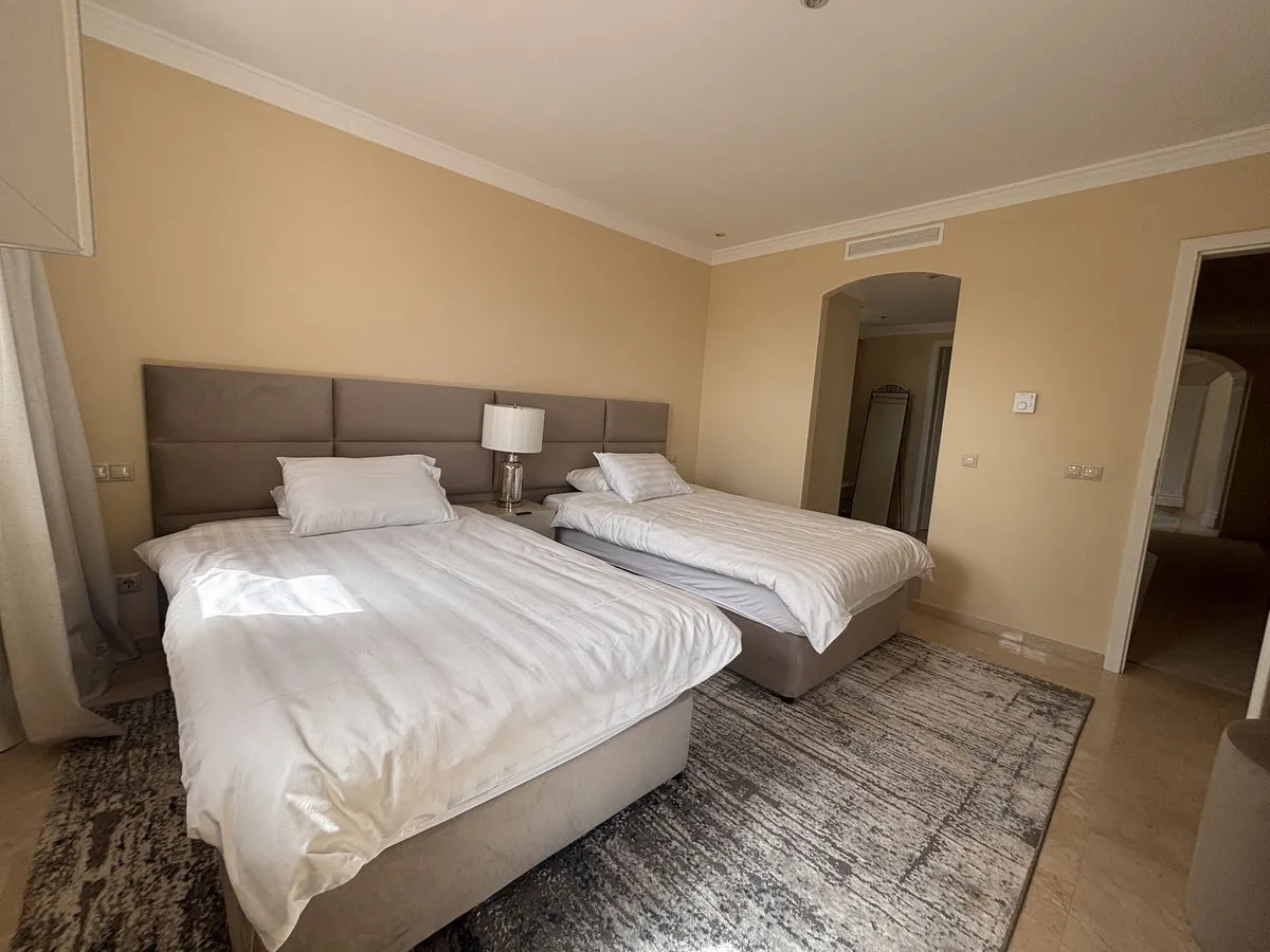 ee5f3dc6-9e17-4452-80e1-b40eab7e16e7