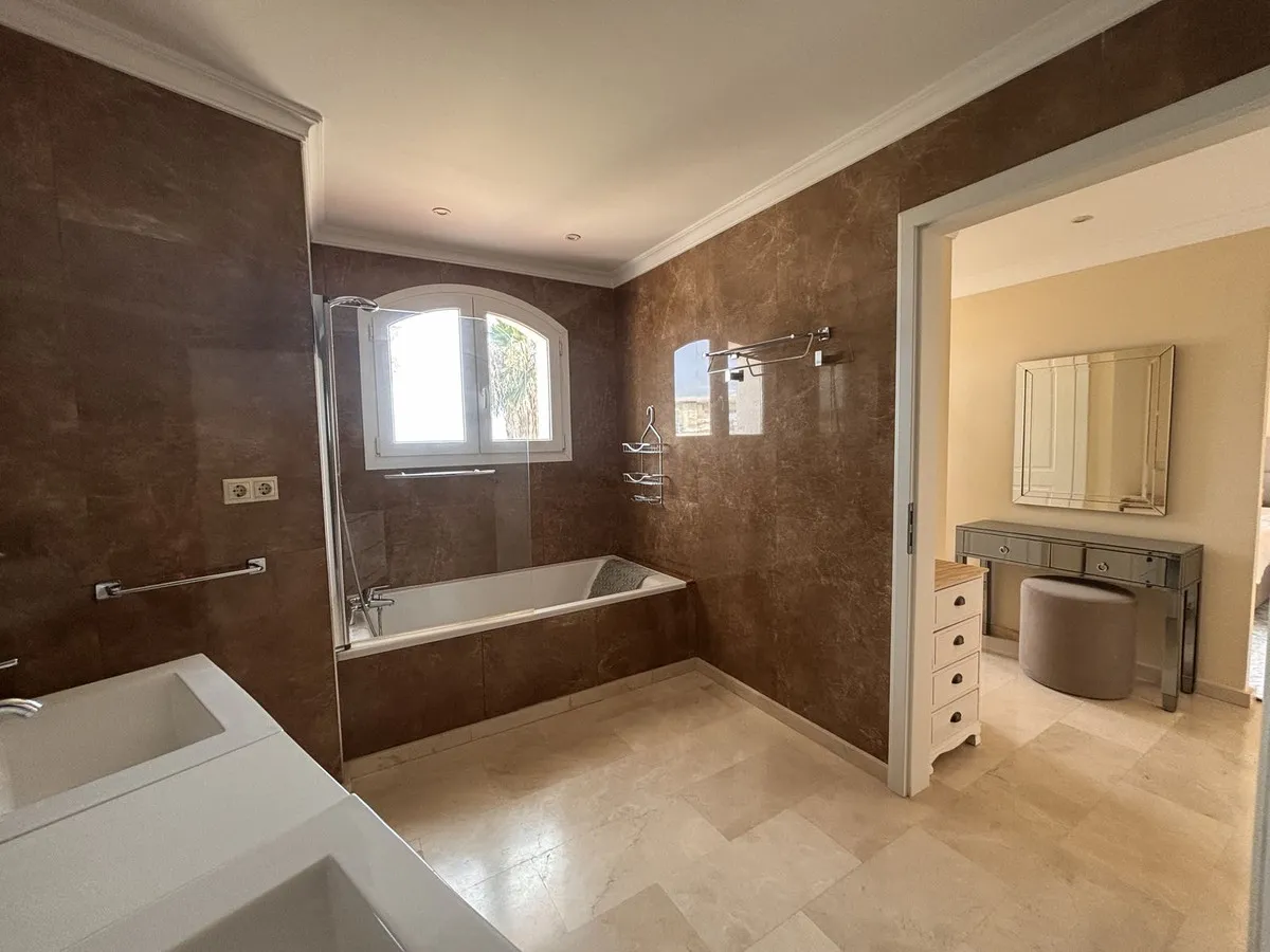 fe23f241-6618-4e32-9492-72d6835b5288