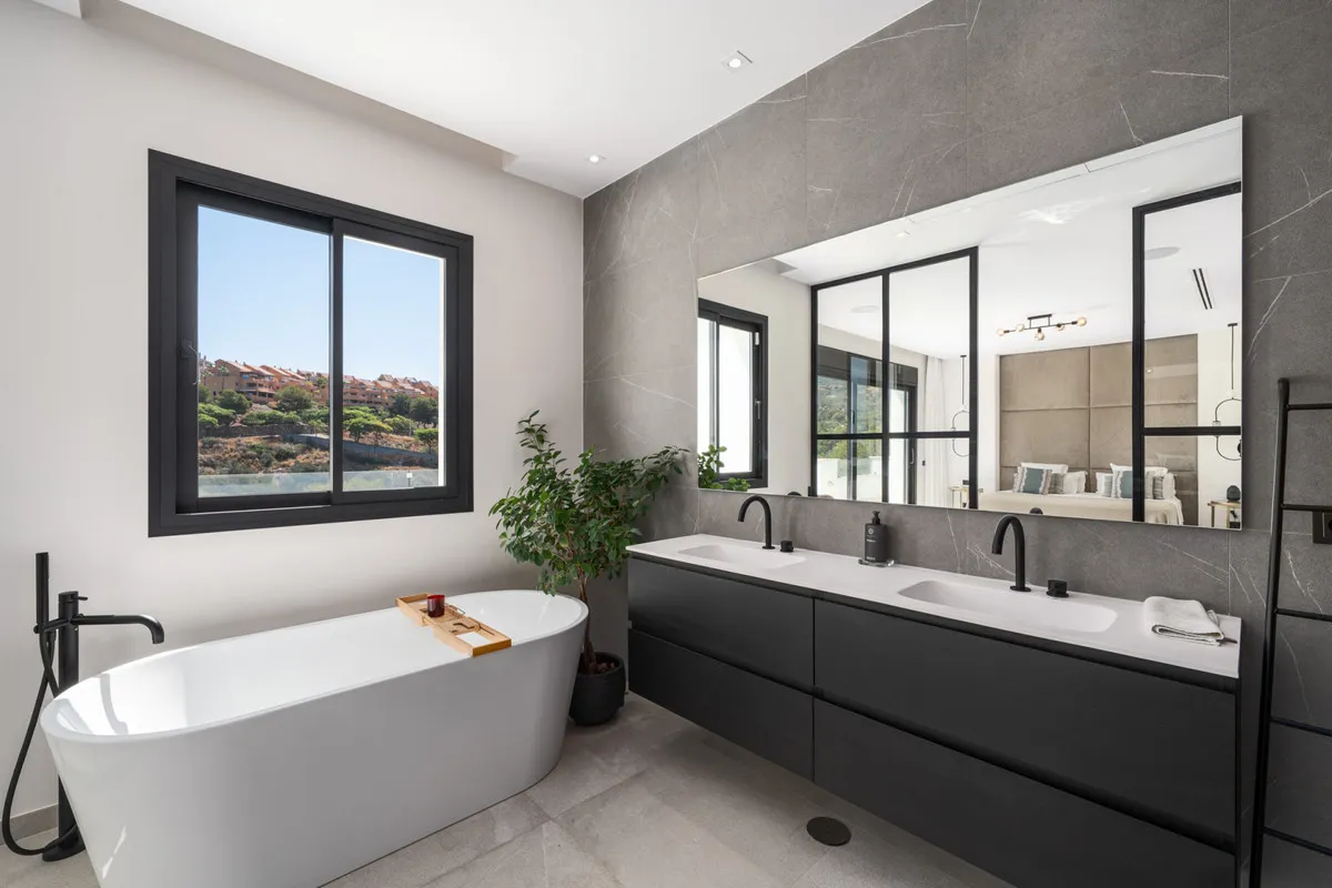 f9705bb3-3f3a-4d34-8b5e-2f6d198a60e7