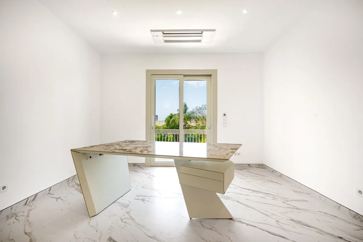 0485f054-764c-4262-b18a-674f284c47ec