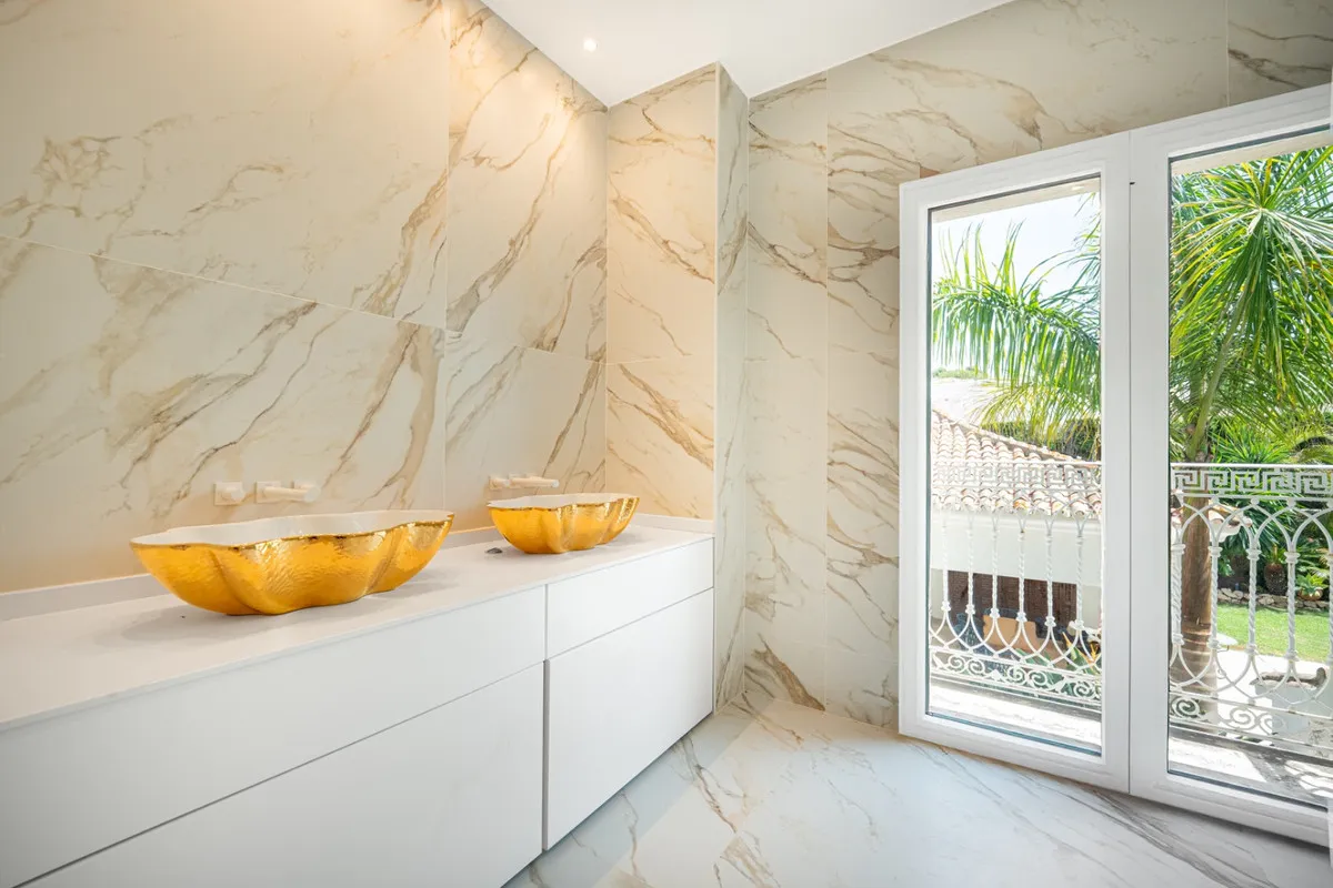 0bab1f5a-7928-4ce9-a0d1-a5a455758a5d