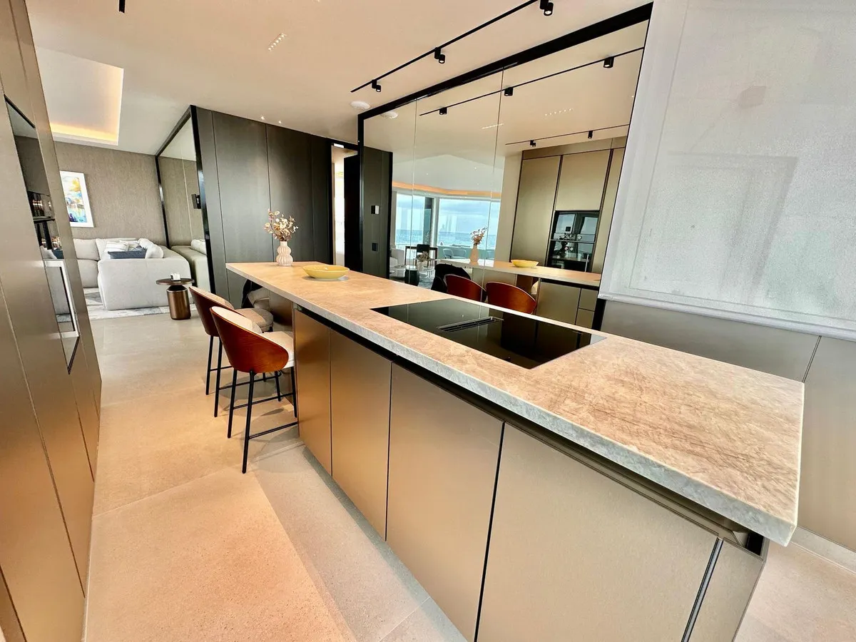 6126fb5d-f188-4fad-9b6f-00823c60e8e9