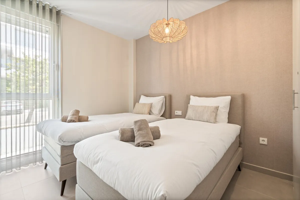 2c826abe-e934-482a-b202-33778c24e24c