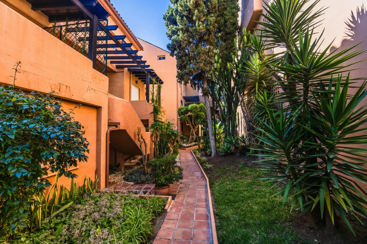 0e272827-d14d-4912-b7d1-4119024bfe3a