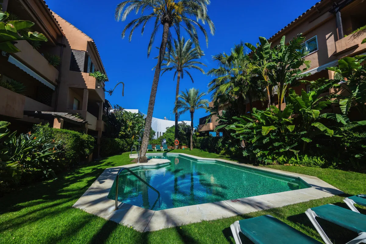 3332e7ac-5eea-4dd6-9433-9827bb13e43d