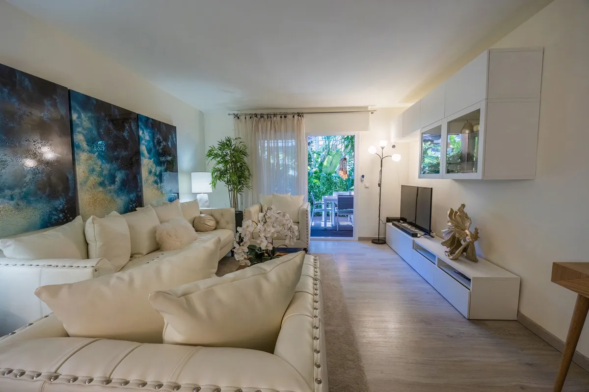 53b7fce9-250a-4994-a054-44ed4492922b