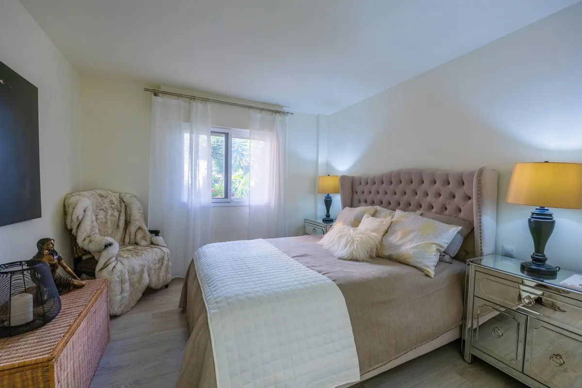 b8b16c40-19f4-498c-9bcd-61770ab98a95