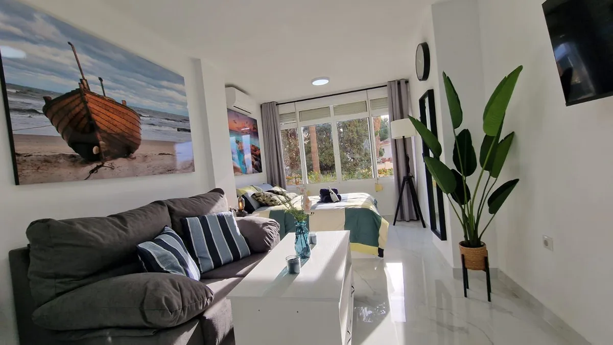 8d8c698c-70cf-49ec-99ee-32e5fc5388f3