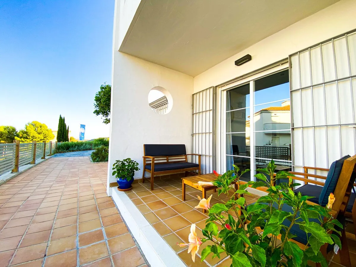 f7f93b72-42c4-4421-97ec-e09becfa4d31