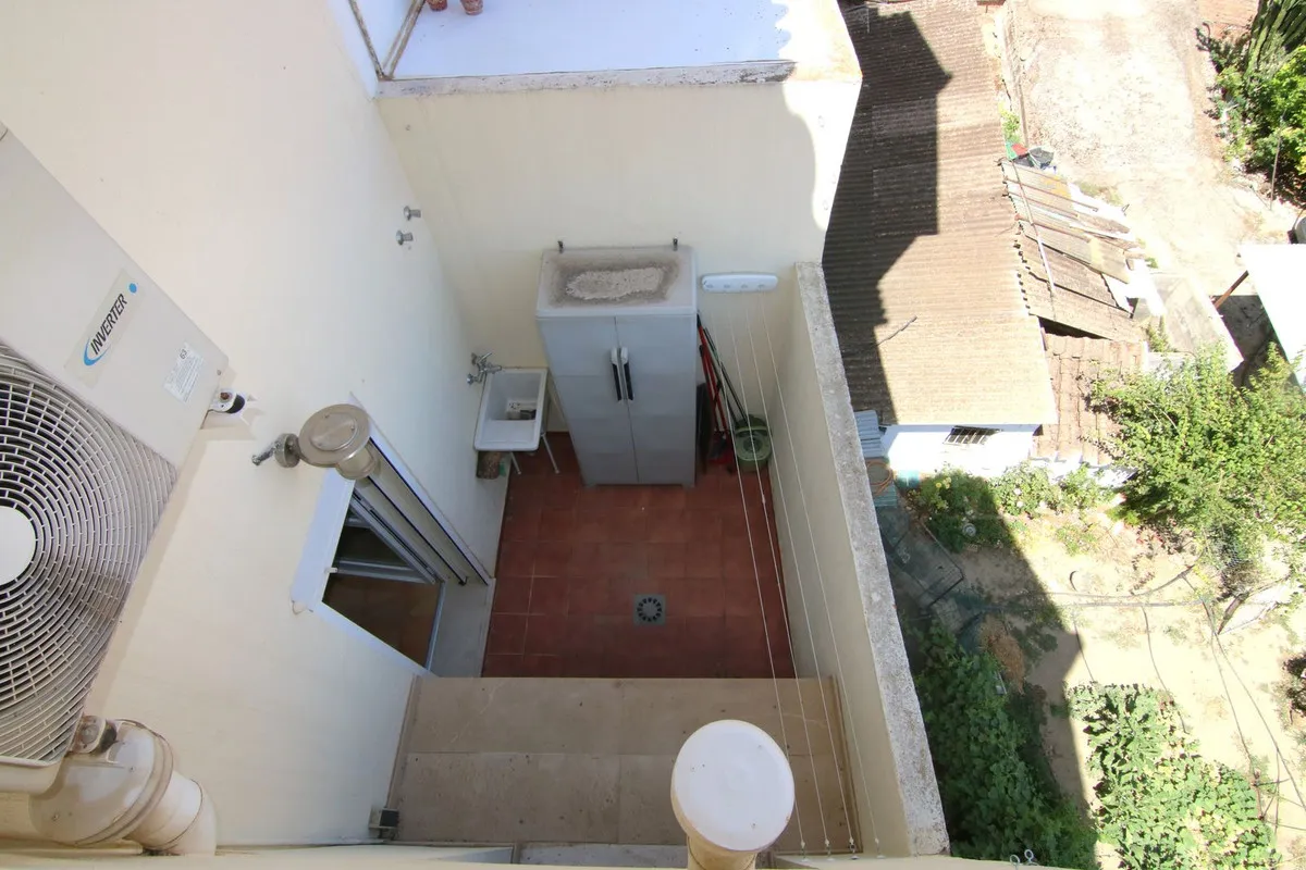 e2c905b1-96aa-4465-a7a4-0f44399f209d