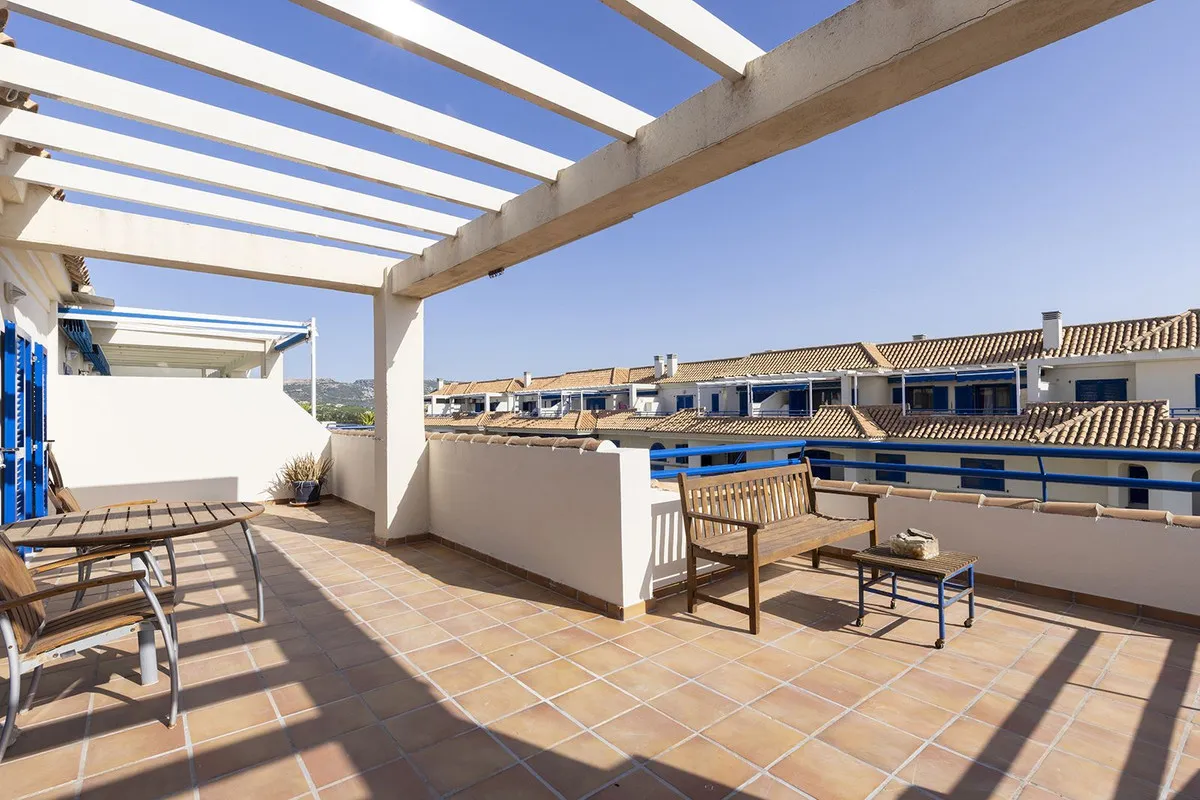 61c8aac8-ac31-4ac4-9fd5-10939b35a36e