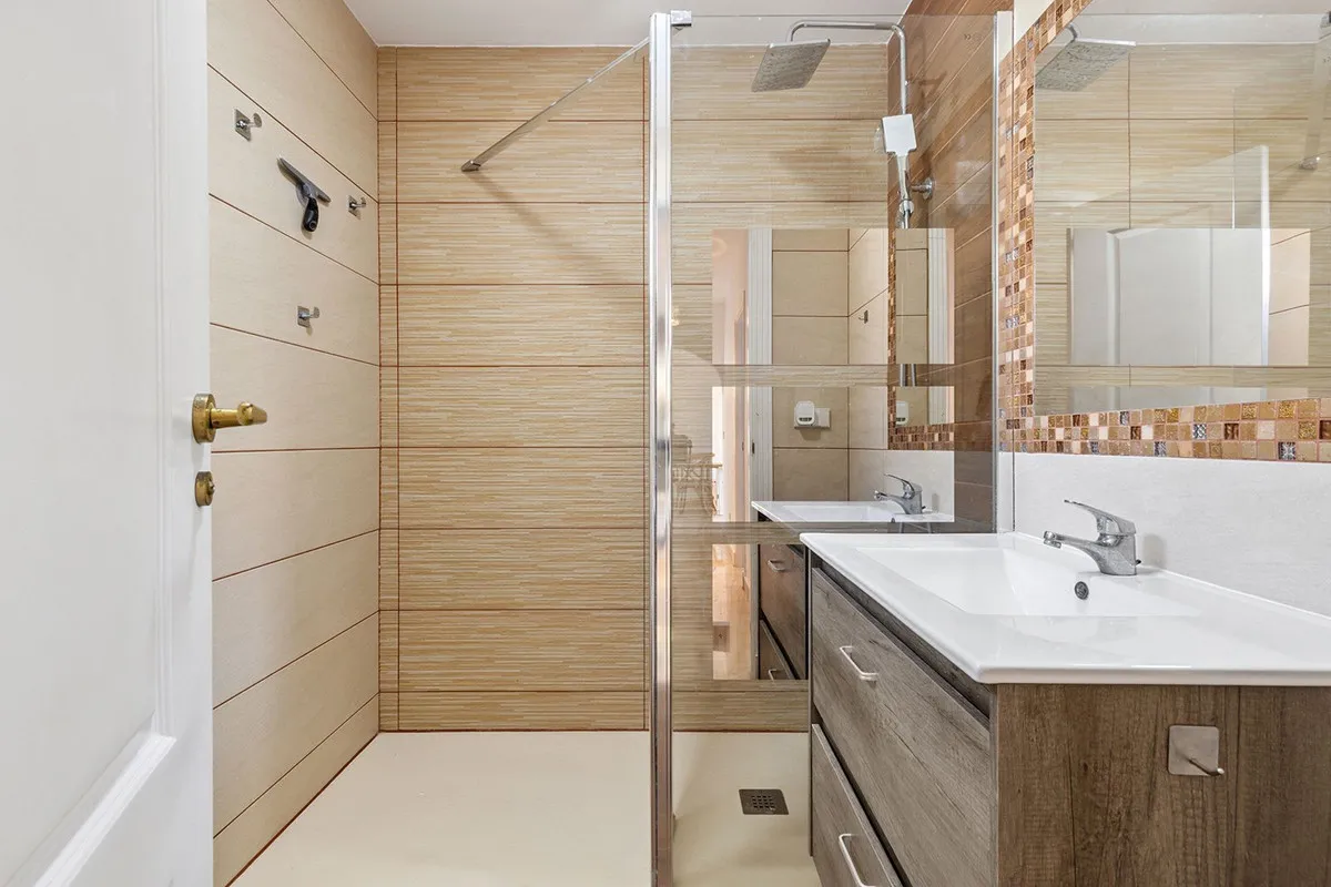 a225277f-d776-49e3-8447-0b4710d4d10c