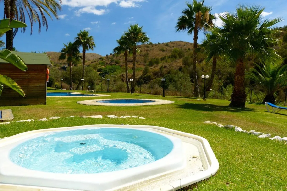 b900e983-db5d-435b-8617-e294e4a42592