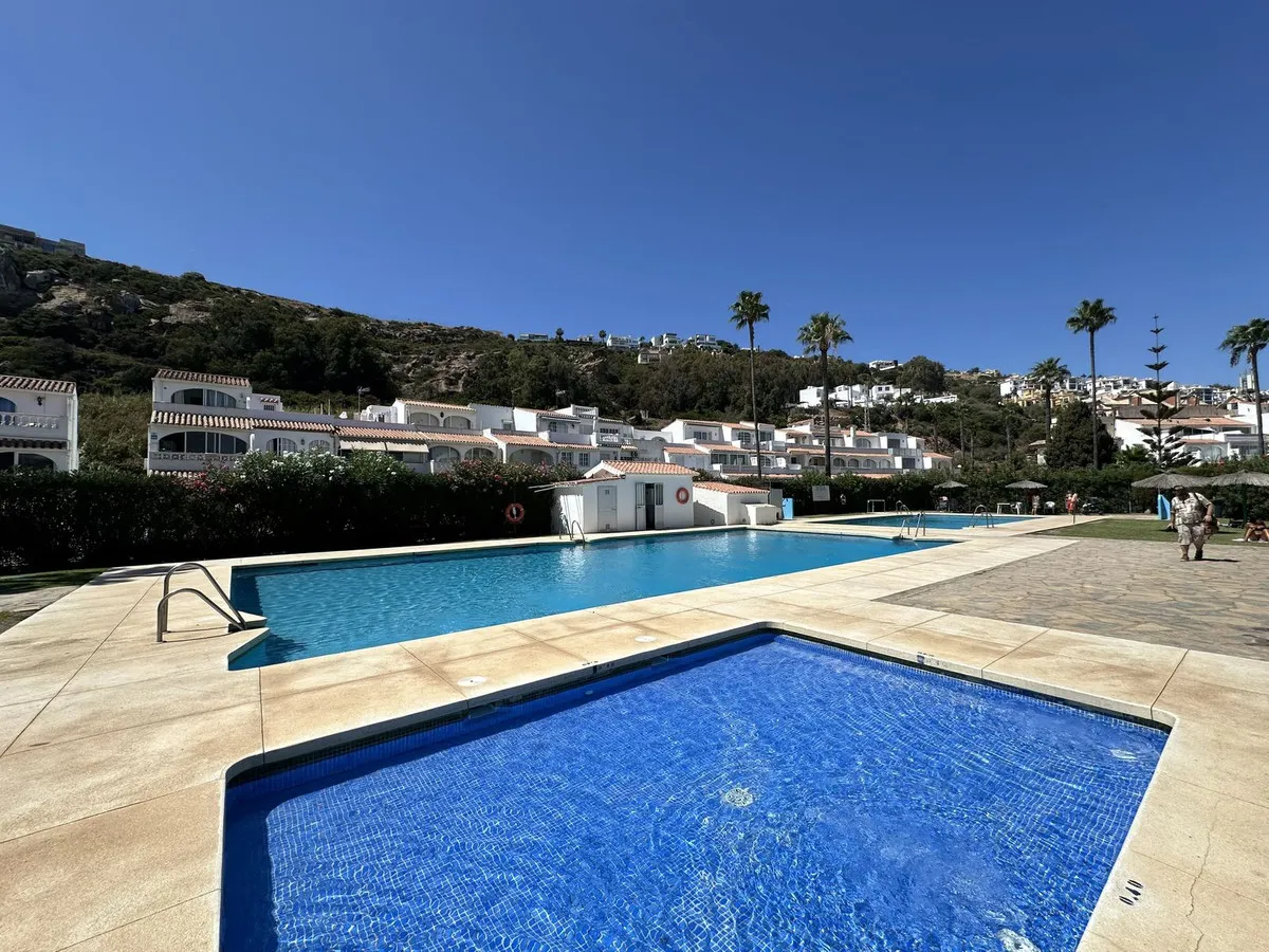 e026fdd5-eaeb-4f66-8eb6-7991d4c2cf3a