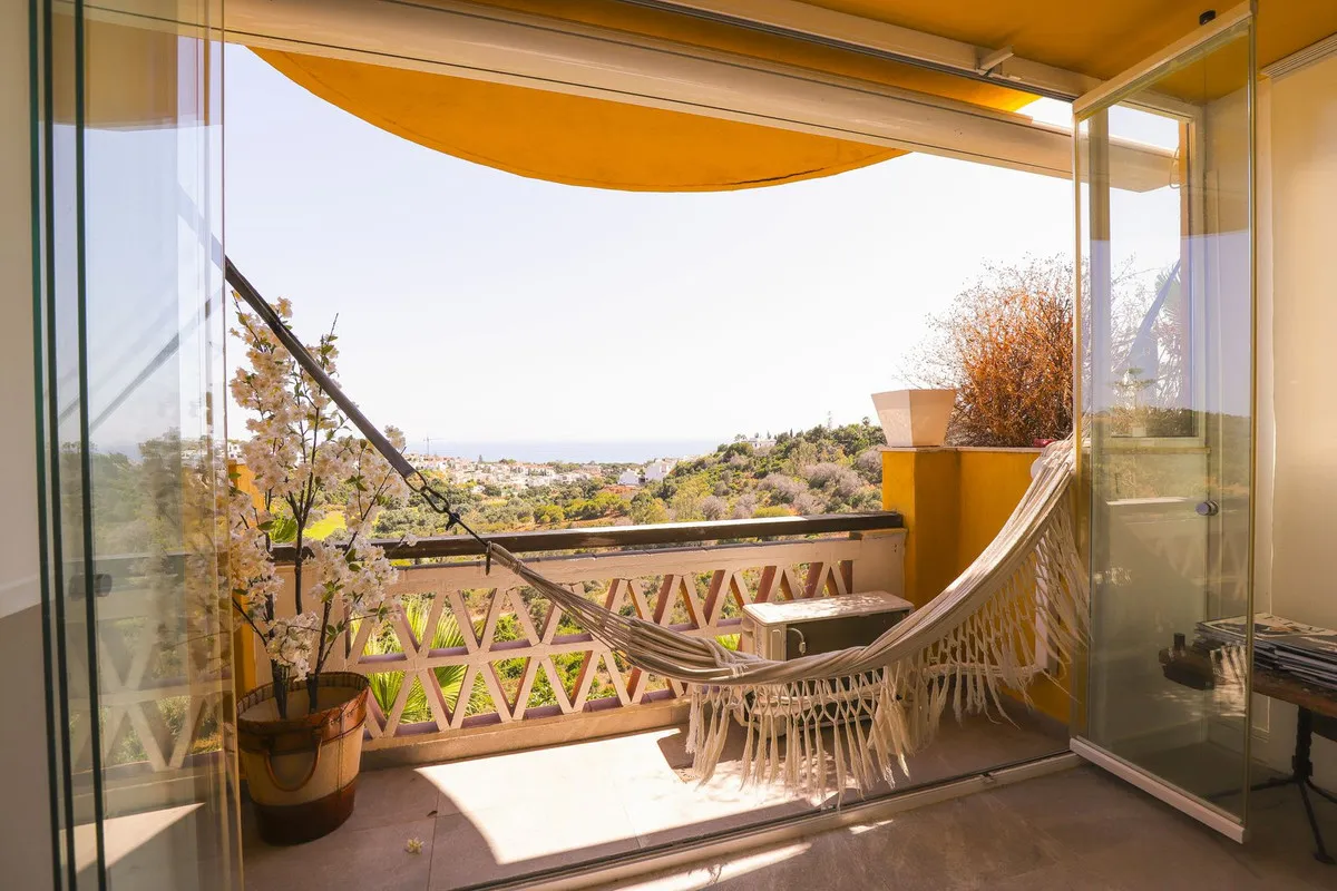 28e3038f-2768-40cf-acc9-0eb26a42d457