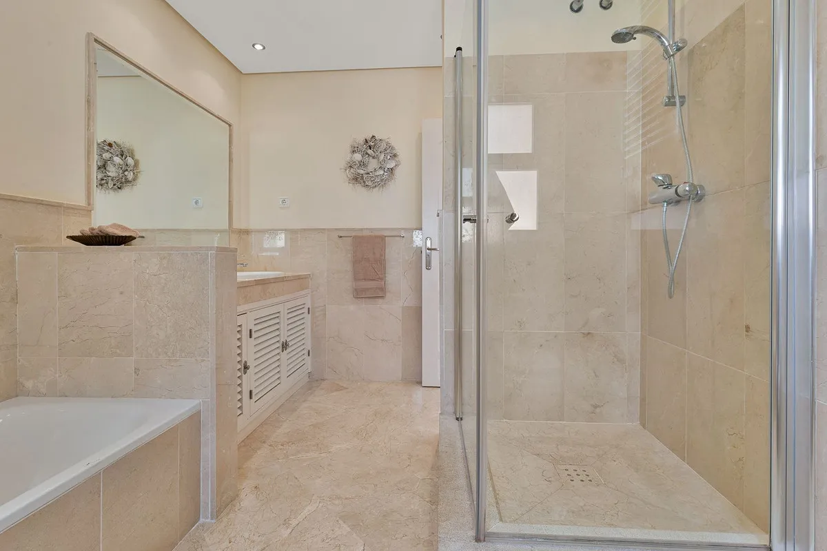 997b91b4-f968-4c67-856c-c1acbdc68946