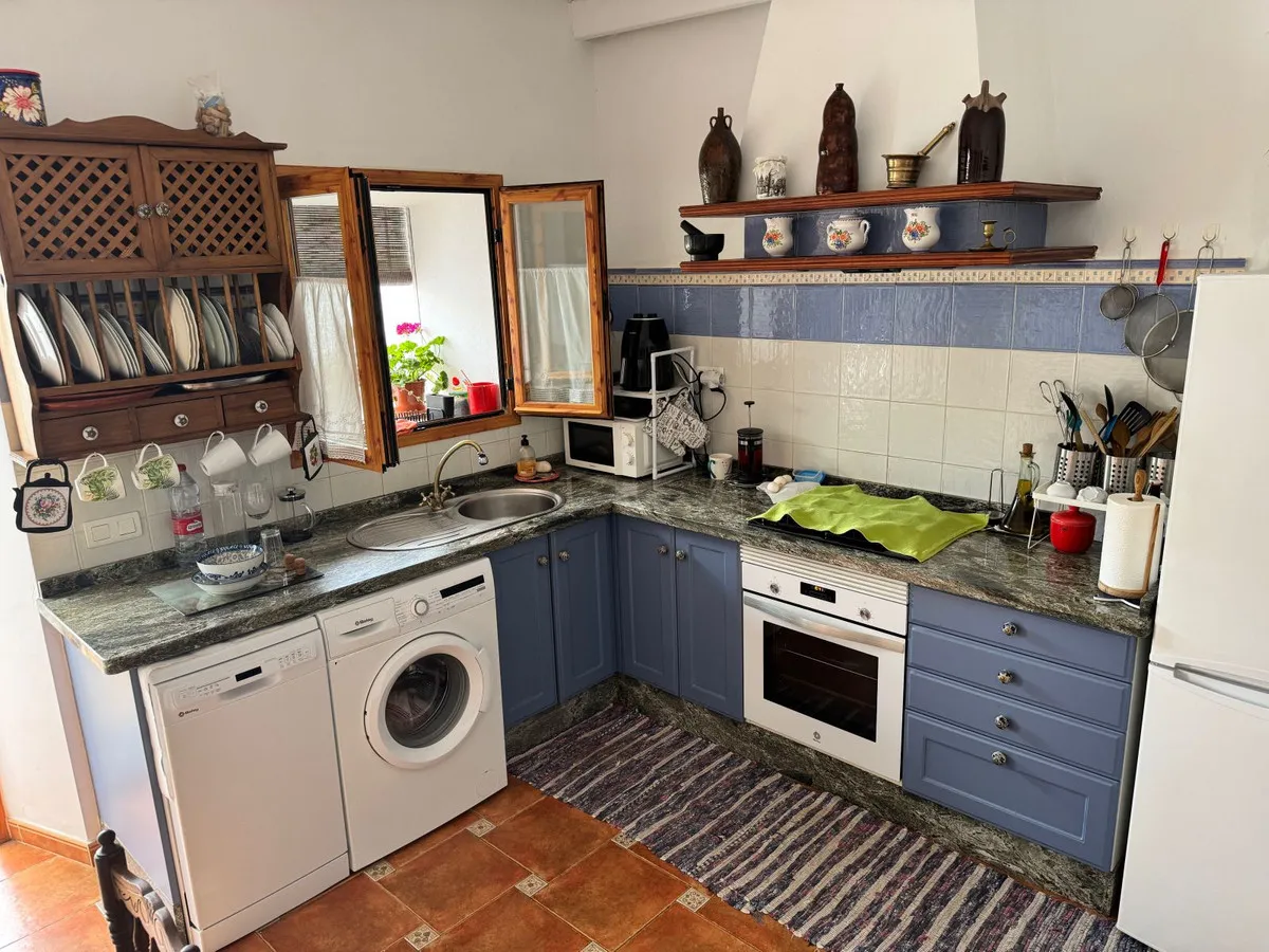 e18eec41-715a-4369-b148-6b4df311dbcb