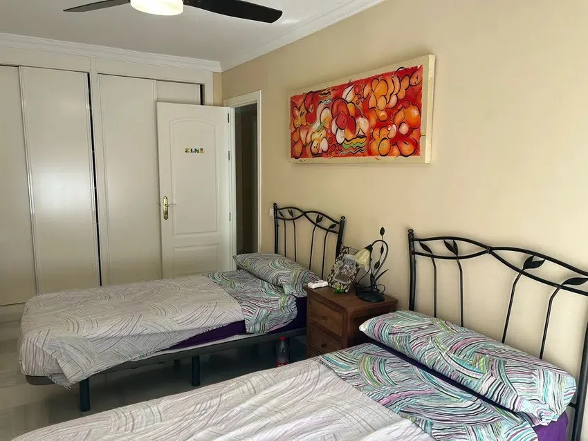 b9871901-47dc-40df-9d54-48b8ea0bb240