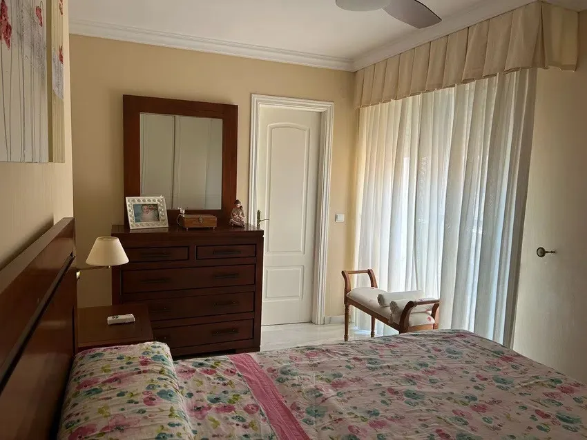 dfdff9f3-0e58-4a96-996a-ef46cd693a8b