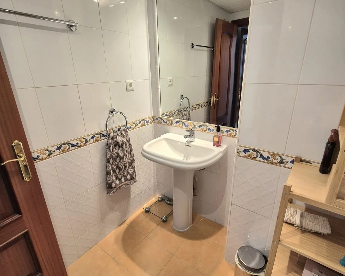 7e434af4-1e53-46f9-9a5d-e581a3b0d0be